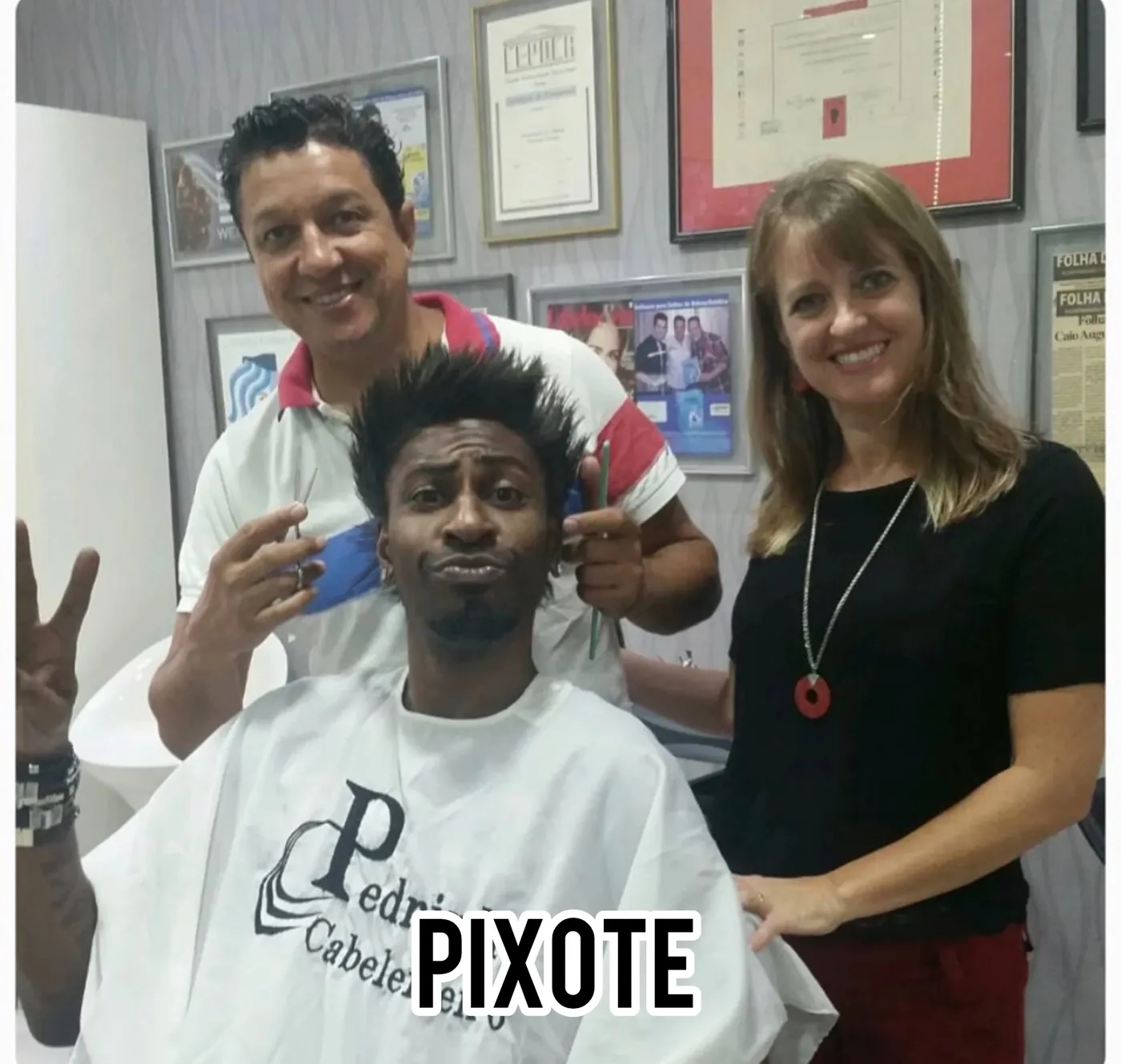 Pedrinho com artista