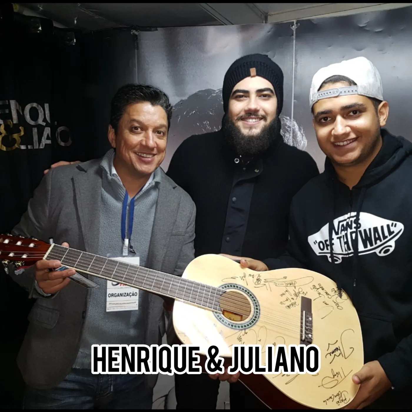 Pedrinho com artista