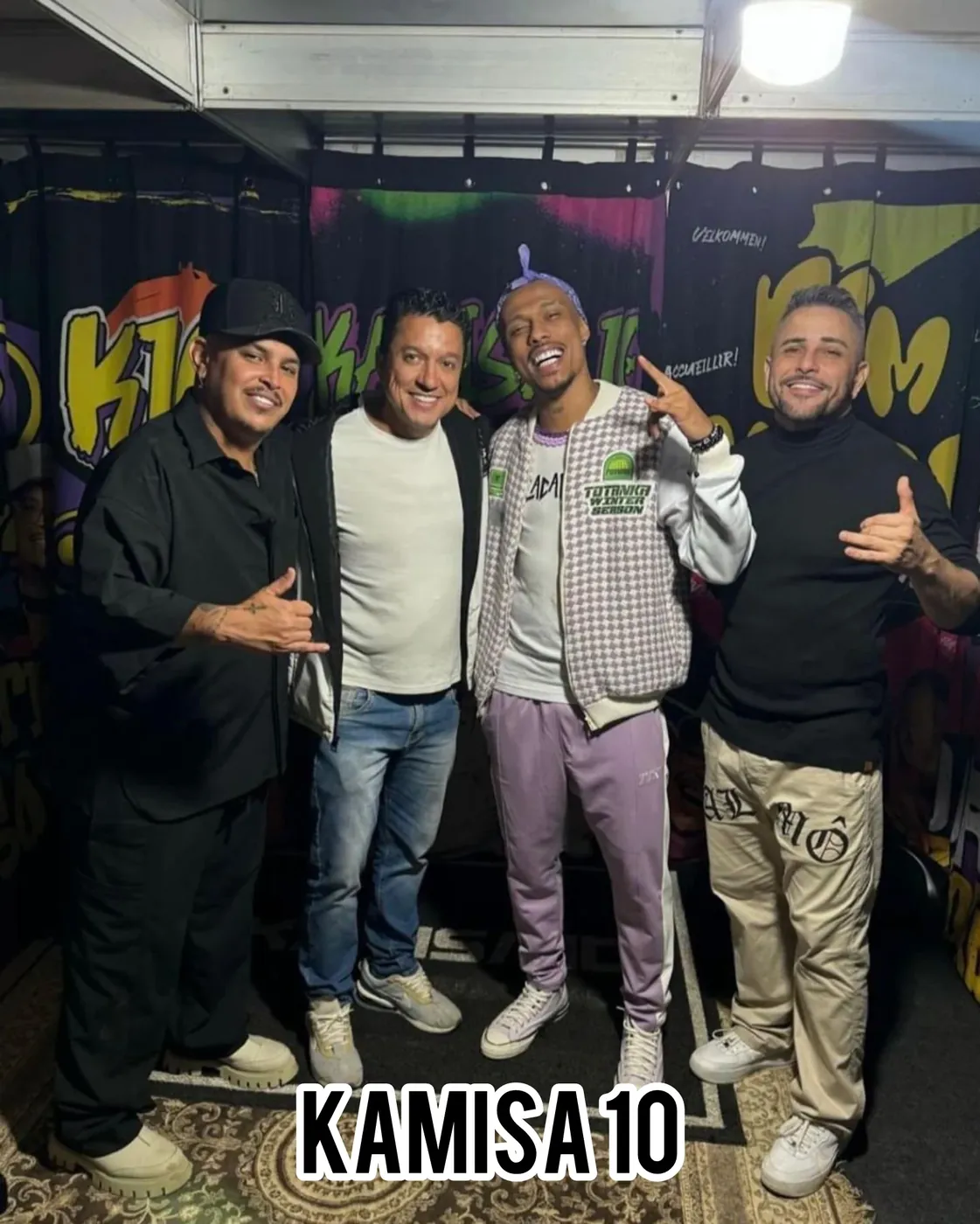 Pedrinho com artista