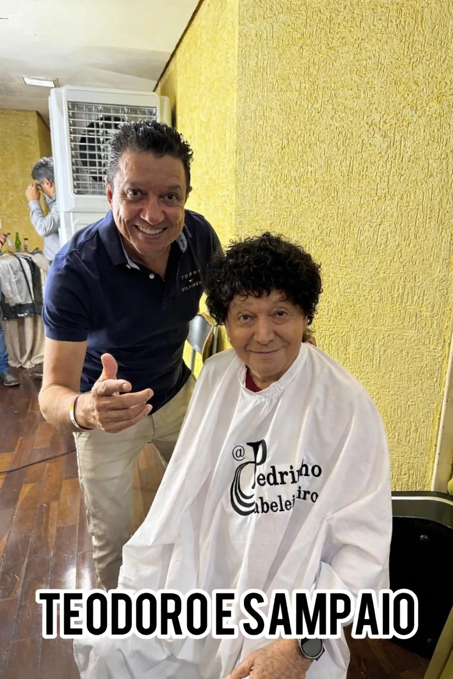 Pedrinho com artista